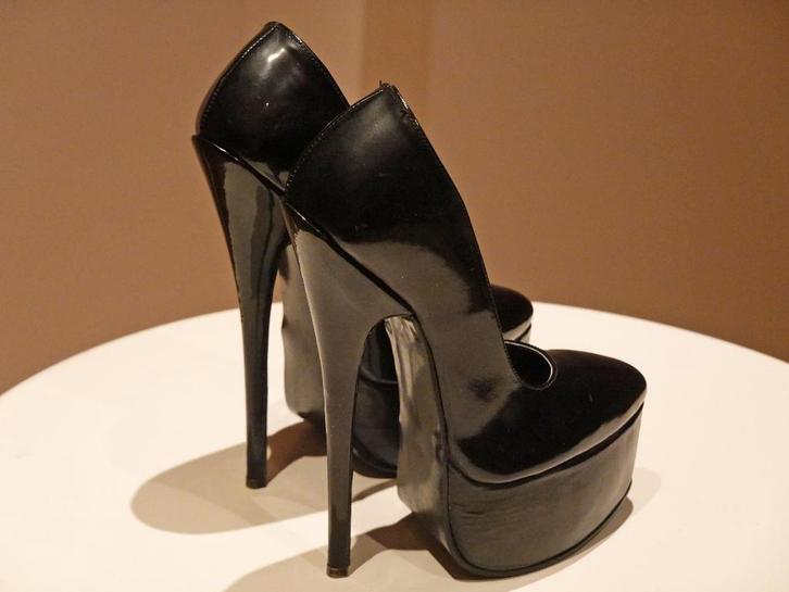 Burlesque Leatherworks London pumps maat 36, Kleding | Dames, Schoenen, Zo goed als nieuw, Schoenen met hoge hakken, Zwart, Ophalen of Verzenden