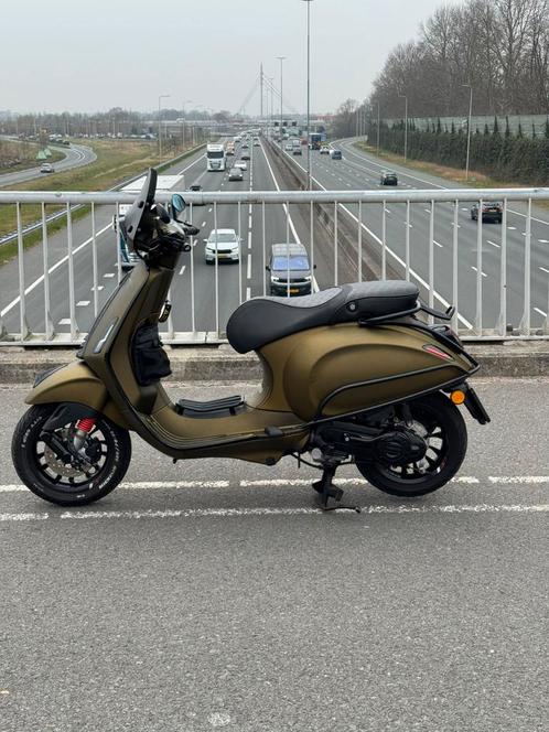 Vespa sprint 80cc, Fietsen en Brommers, Scooters | Vespa, Zo goed als nieuw, Overige modellen, Maximaal 45 km/u, Benzine, Ophalen