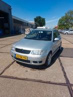 Volkswagen Polo 1.4 55KW 2001 Grijs, Auto's, Volkswagen, Voorwielaandrijving, 450 kg, 74 pk, 4 cilinders