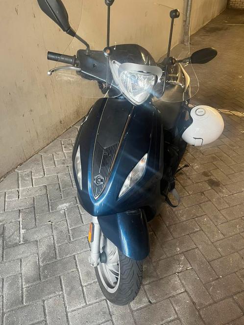 Piaggio Fly 2013 gele kenteken, Fietsen en Brommers, Scooters | Piaggio, Gebruikt, Fly, Maximaal 45 km/u, Benzine, Ophalen of Verzenden