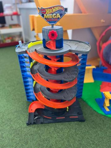 Hot Wheels mega garage zeer goede staat ! beschikbaar voor biedingen