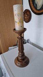 oude houten kandelaar met kaars, Huis en Inrichting, Woonaccessoires | Kandelaars en Kaarsen, Gebruikt, Ophalen of Verzenden, Kandelaar