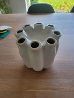 Daan Kromhout witte keramieke vaas; gaaf; 16 cm h-14 cm dia, Huis en Inrichting, Gebruikt, Wit, Aardewerk of Porselein, Ophalen of Verzenden
