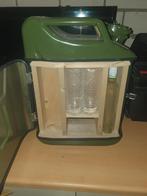 Jerrycan met drank en 2 glazen, Ophalen of Verzenden