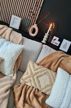 2 kussens Huizedop (met vulling), Huis en Inrichting, Woonaccessoires | Kussens, Ophalen of Verzenden, Zo goed als nieuw, Beige