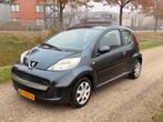 Peugeot 107 1.0 12V 3DR 2009 Grijs Airco, Auto's, Voorwielaandrijving, Stof, Zwart, 4 stoelen
