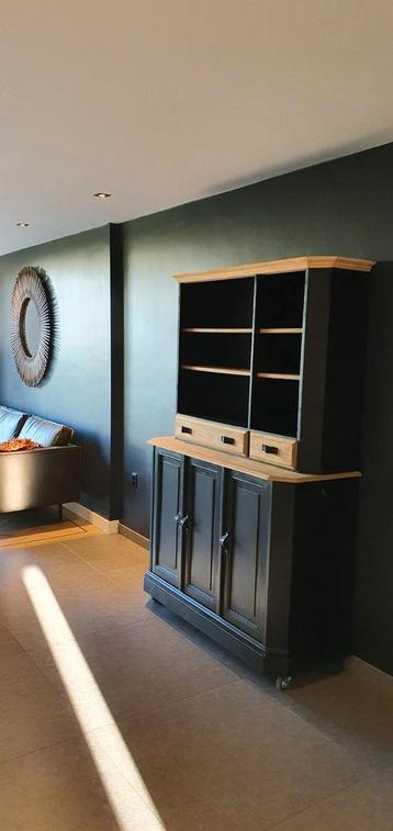 Industriële houten buffet/ boeken/ service kast met laden beschikbaar voor biedingen