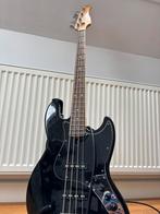 Sire Marcus Miller v3 met Ashdown Amp, stand, Kabel en tas, Ophalen, Zo goed als nieuw, Elektrisch