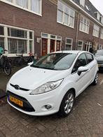 Ford Fiësta 1.6 Ti-vct 88KW 5DR 2011 Wit, Auto's, Ford, Voorwielaandrijving, Stof, 40 €/maand, Wit