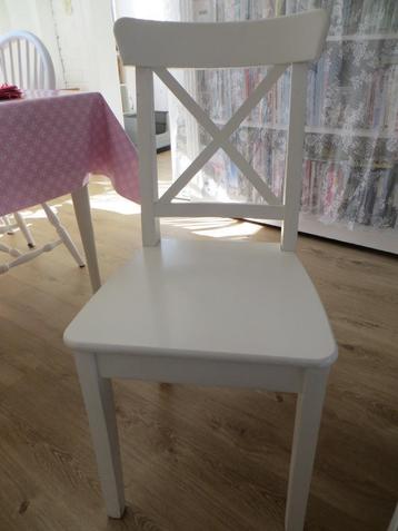 eetkamer stoel/hout/wit/IKEA/Ingolf/moet snel weg/aanbieding beschikbaar voor biedingen