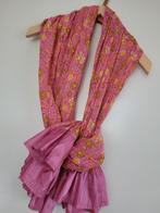 hippe fuchia sjaal met roesjes Romano, Kleding | Dames, Mutsen, Sjaals en Handschoenen, Ophalen of Verzenden, Nieuw, Sjaal