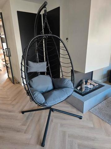 Hangstoel hang ei  beschikbaar voor biedingen