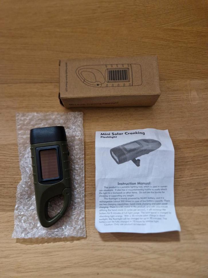 Mini Solar Dynamo Zaklamp - Altijd Licht!, Doe-het-zelf en Verbouw, Ladders en Trappen, Minder dan 2 meter, Ophalen of Verzenden
