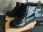 Dr. Martens Zwart - Maat 41 - Nieuw met Bon, Zwart, Nieuw, Ophalen of Verzenden, Veterschoenen