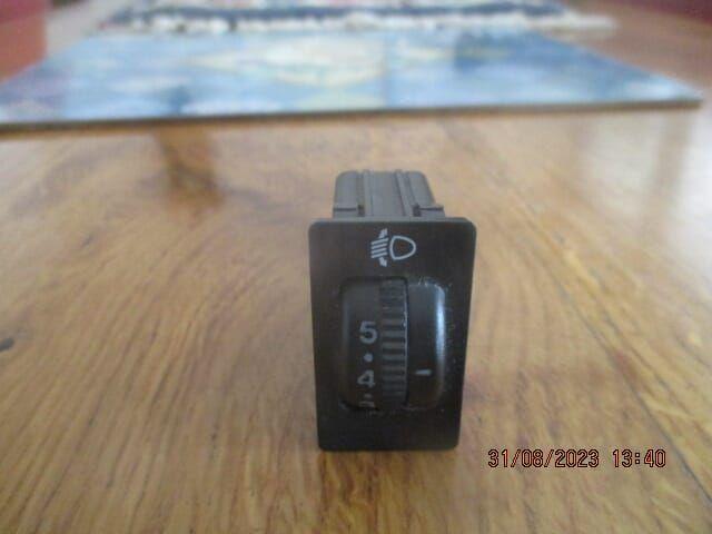 toyota corolla  E 10  Hoogte regelingschakelaar Koplampen, Auto-onderdelen, Verlichting, Toyota, Gebruikt, Ophalen of Verzenden