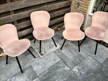 4 Roze Eetkamerstoelen - Stijlvol en Comfortabel beschikbaar voor biedingen