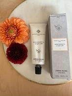 Nieuwe Essential Parfums Rose Magnetic Handcrème, Ophalen of Verzenden, Nieuw, Bodylotion, Crème of Olie