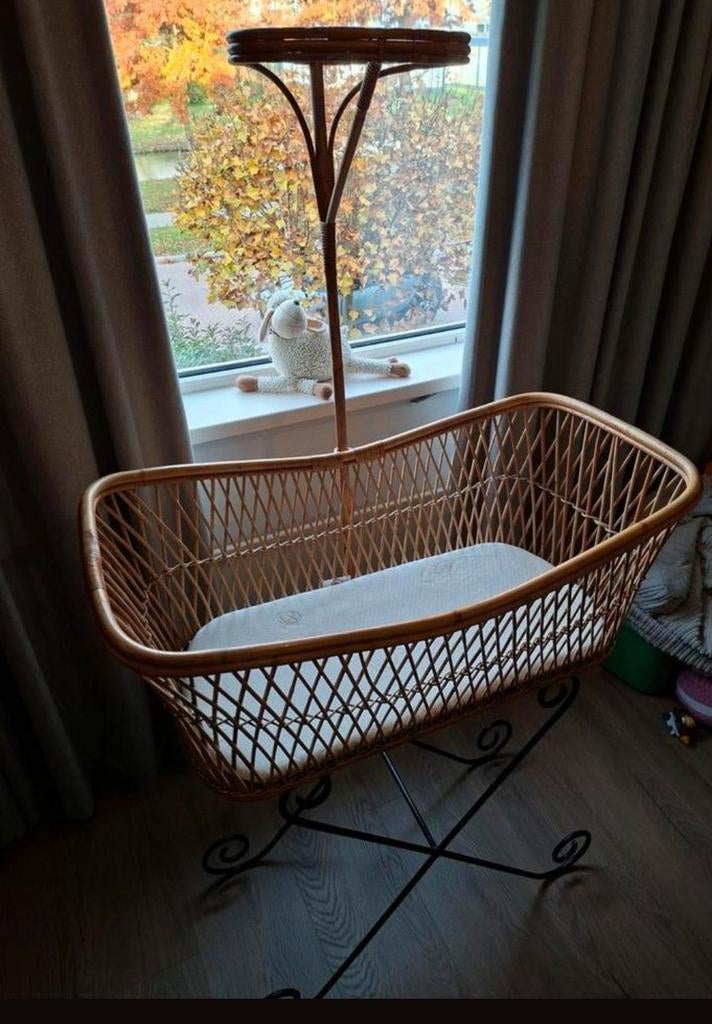 Mooie grote rotan wieg, Ophalen, Zo goed als nieuw, Wieg