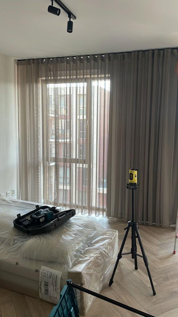 Gordijnen te koop: Wave, vitrage & vlinder, Huis en Inrichting, Stoffering | Gordijnen en Lamellen, Zo goed als nieuw, 200 cm of meer