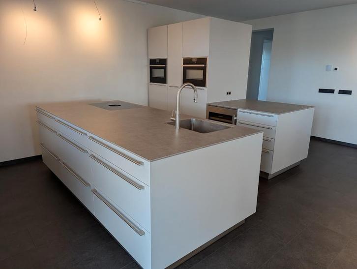 Luxe Bulthaup B3 eiland-keuken, Huis en Inrichting, Keuken | Complete keukens, Zo goed als nieuw, Overige typen, Grijs, Composiet