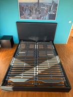 Zwart bedframe (140x200) met vlakke bodems en hoofdbord, Huis en Inrichting, Slaapkamer | Bedden, Ophalen, Overige materialen