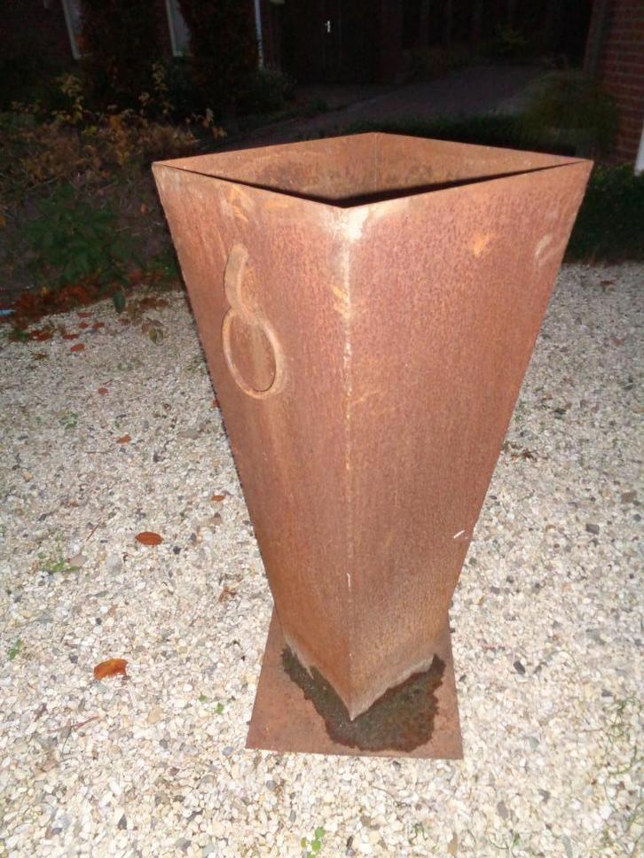 Conische verroeste plantenbak 41 x 41 x 100 cm, Tuin en Terras, Bloempotten, Gebruikt, Metaal, Tuin, 40 tot 70 cm, 40 cm of meer