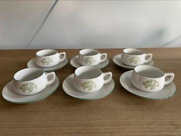 Een schattige bijzonder setje vintage soepkommetjes beschikbaar voor biedingen