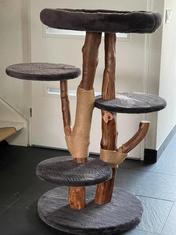 Luxe grote XXL katten krabpaal met luxe zacht grijs pluche beschikbaar voor biedingen
