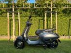 Vespa Sprint 4t 2v AMG grijs, Fietsen en Brommers, Scooters | Vespa, Ophalen, Zo goed als nieuw, Benzine