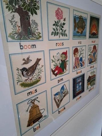 Mooi geborduurd doek 96x82  beschikbaar voor biedingen