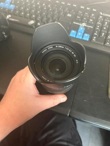 Canon lens sigma 18/200mm met doos beschikbaar voor biedingen