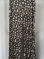 Flared broek bloemetjes, Kleding | Dames, Maat 38/40 (M), Zwart, Ophalen of Verzenden, Zo goed als nieuw