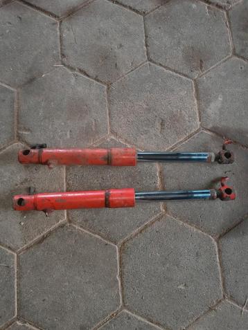 Hydraulische cilinders  beschikbaar voor biedingen