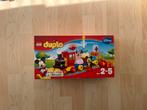 Lego Duplo nr, 10597 ~ Mickey & Minnie Verjaardagsoptocht, Ophalen of Verzenden, Zo goed als nieuw, Complete set, Duplo