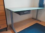 Bureau 160 x 80 Glasplaat melkglas met lade en stalen poten., Huis en Inrichting, Bureaus, In hoogte verstelbaar, Zo goed als nieuw