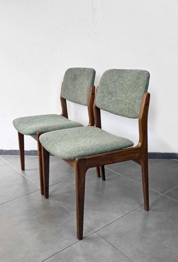 Set van 2 eetkamer stoelen opnieuw gestoffeerd beschikbaar voor biedingen