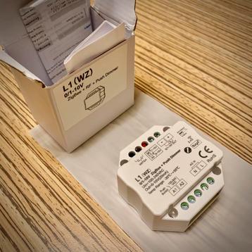 Tuya Zigbee 0/1 - 10V dimmer inbouw module (Philips HUE)