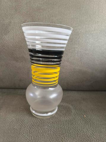 Glazen Vaas met Strepen beschikbaar voor biedingen