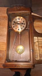 Antieke Wandklok met Slinger, Antiek en Kunst, Ophalen of Verzenden