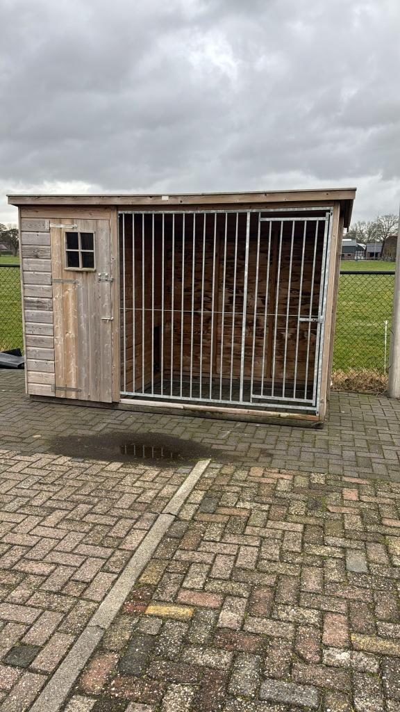 Hondenverblijf hondenren - tweedehands - gebruikt - EUR 750, Dieren en Toebehoren, Hondenhokken, Ophalen, 100 cm of meer, Hondenhok