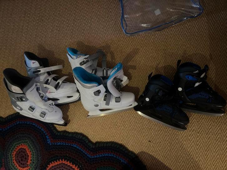 Schaatsen pakket: maat 40, 39 en kinderschaatsen, Verzamelen, Speldjes, Pins en Buttons, Gebruikt, Speldje of Pin, Sport, Ophalen of Verzenden