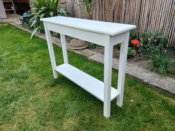 Mooi wandtafeltje,voor kleine kamer. beschikbaar voor biedingen