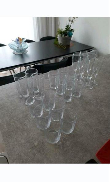 Diverse glazen 16 stuks €7.50. beschikbaar voor biedingen