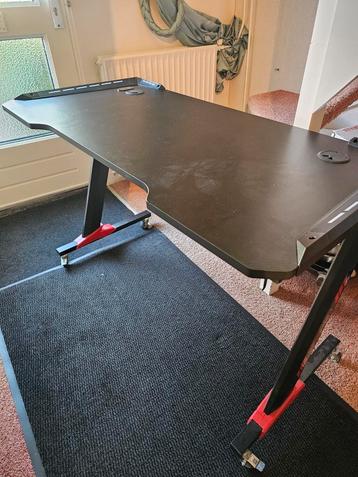 Te koop Laptop Game tafel op wielen! beschikbaar voor biedingen