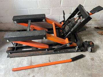 motorcycle atv jack 680 kg krik auto / motor beschikbaar voor biedingen