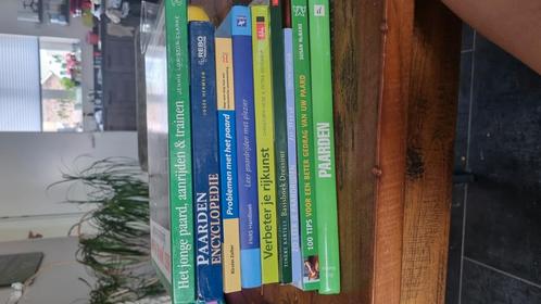 Diverse paarden boeken, Boeken, Partijen en Verzamelingen, Zo goed als nieuw, Sport, Hobby en Vrije tijd, Ophalen of Verzenden