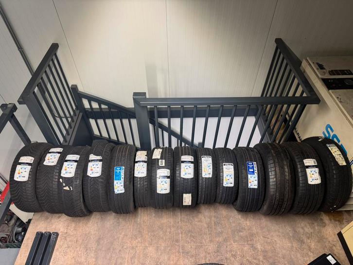 Partij nieuwe banden overjarige modellen, Auto-onderdelen, Banden en Velgen, Band(en), Zomerbanden, Overige maten, Overige, Overige