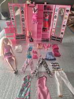 Barbie kledingkast inclusief barbie en kleding, Kinderen en Baby's, Speelgoed | Poppen, Ophalen, Gebruikt, Barbie