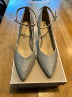Tamaris trouwschoenen zilver maat 39, Kleding | Dames, Trouwkleding en Trouwaccessoires, Ophalen of Verzenden, Zo goed als nieuw