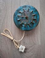 MCM wandklok bruisglazuur attr. Pieter Groeneveldt jaren 60, Ophalen of Verzenden, Gebruikt, Wandklok